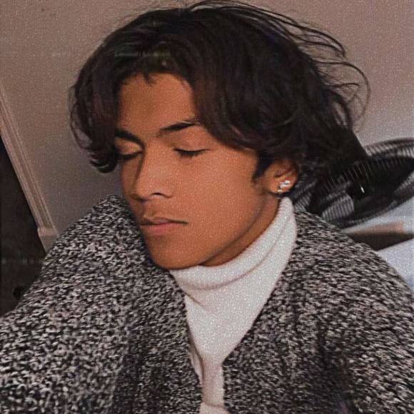 Meet your Posher, Reignn - Picture 1 of 1